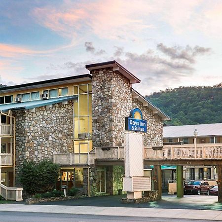 Days Inn & Suites By Wyndham Downtown Gatlinburg Parkway Bagian luar foto