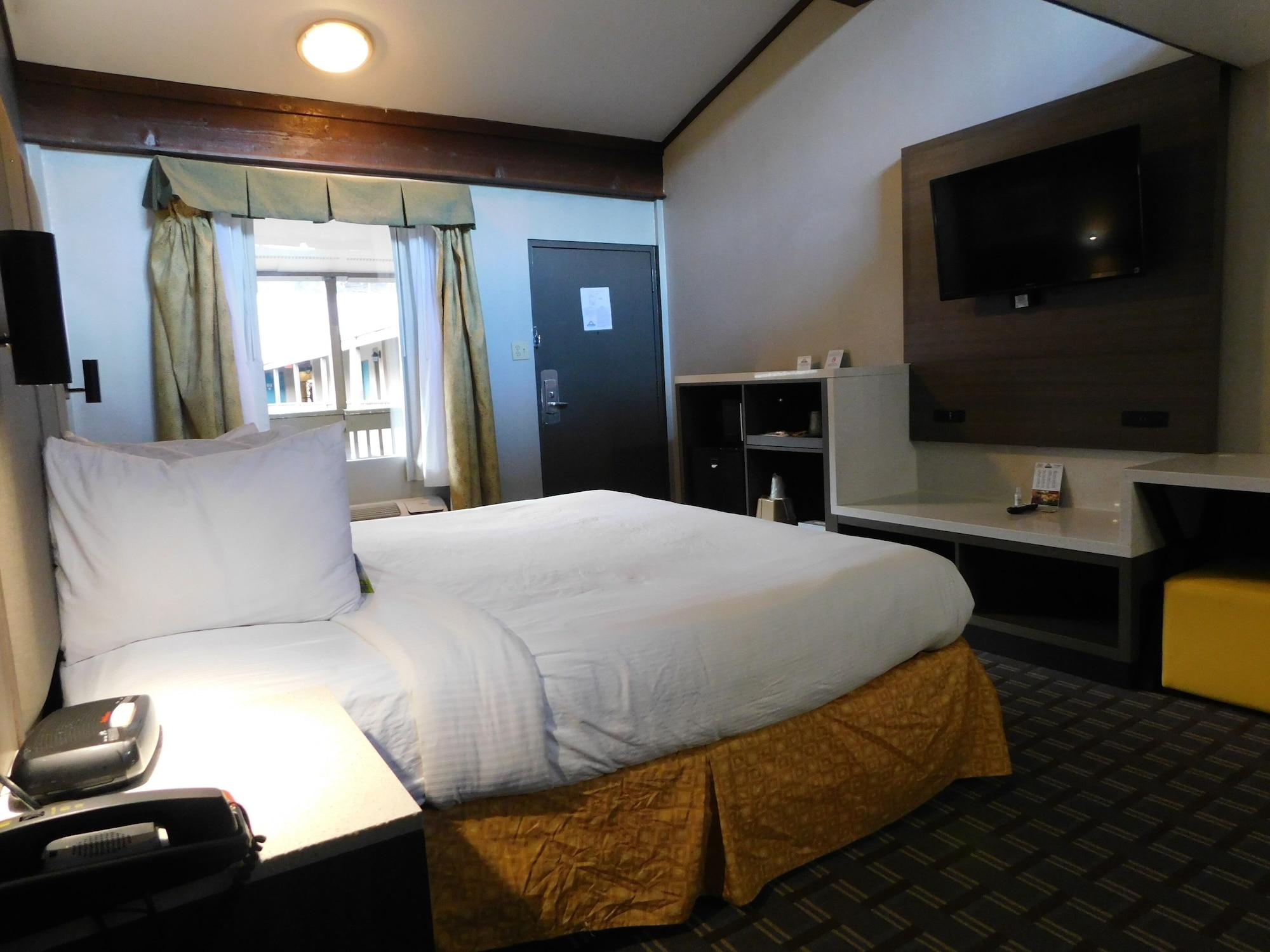 Days Inn & Suites By Wyndham Downtown Gatlinburg Parkway Bagian luar foto