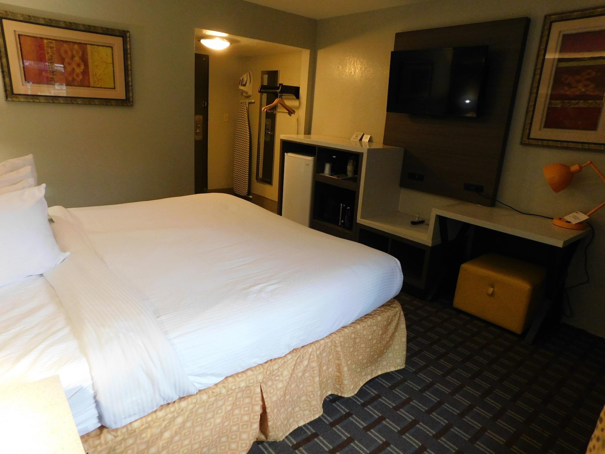 Days Inn & Suites By Wyndham Downtown Gatlinburg Parkway Bagian luar foto