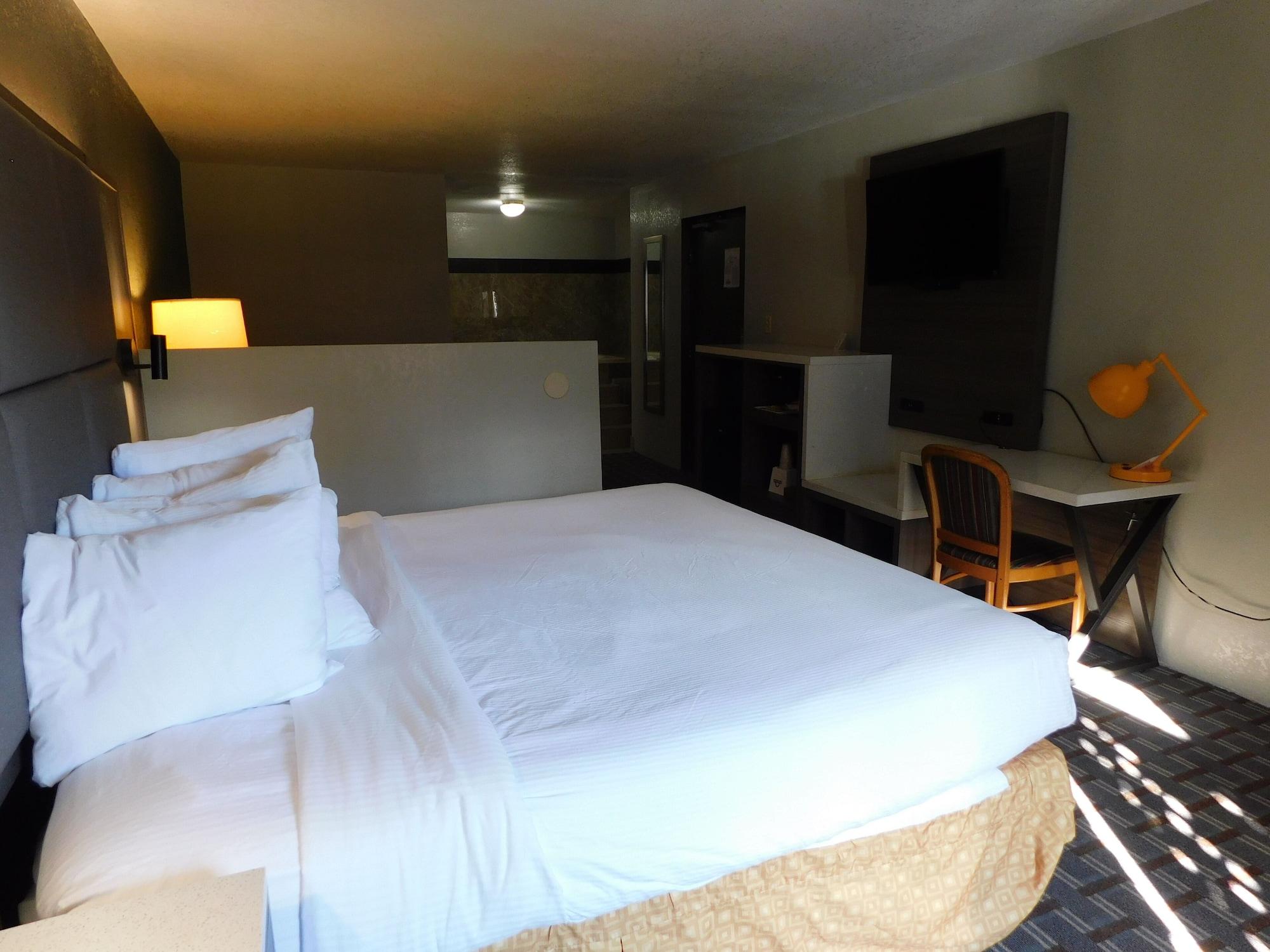 Days Inn & Suites By Wyndham Downtown Gatlinburg Parkway Bagian luar foto