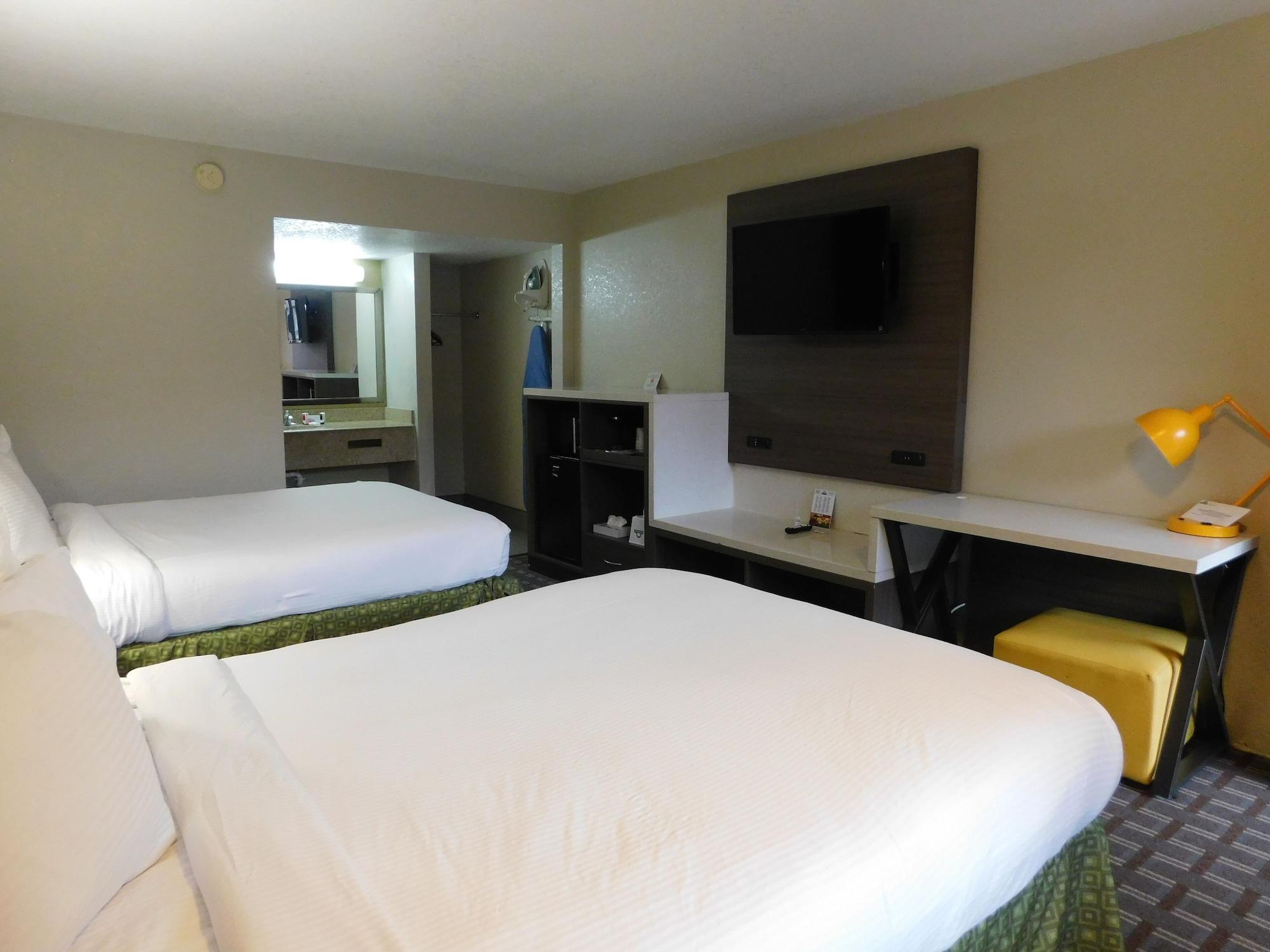 Days Inn & Suites By Wyndham Downtown Gatlinburg Parkway Bagian luar foto