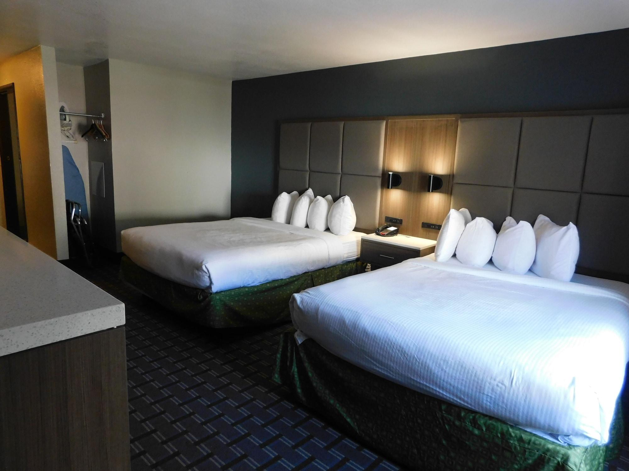 Days Inn & Suites By Wyndham Downtown Gatlinburg Parkway Bagian luar foto