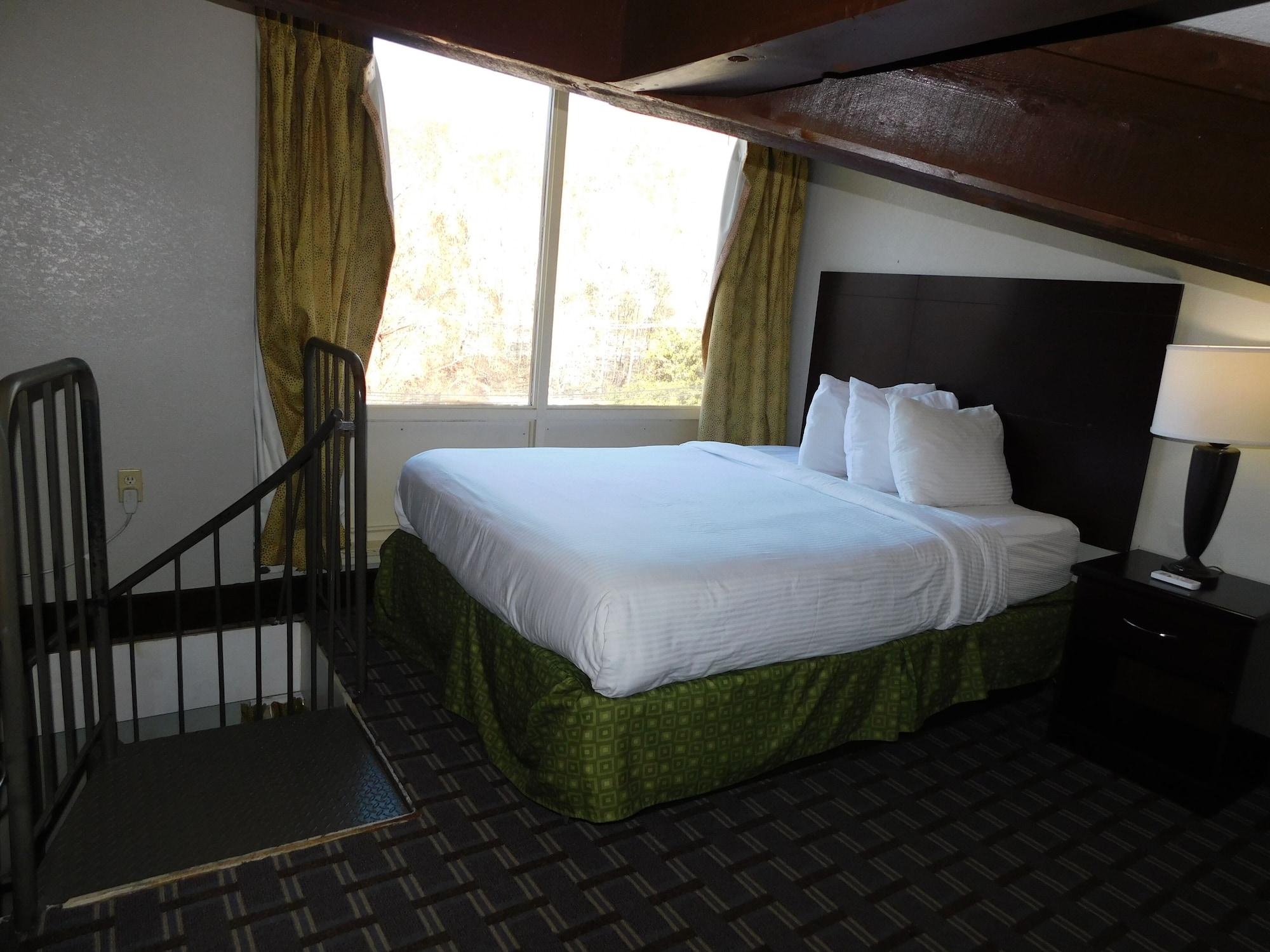 Days Inn & Suites By Wyndham Downtown Gatlinburg Parkway Bagian luar foto