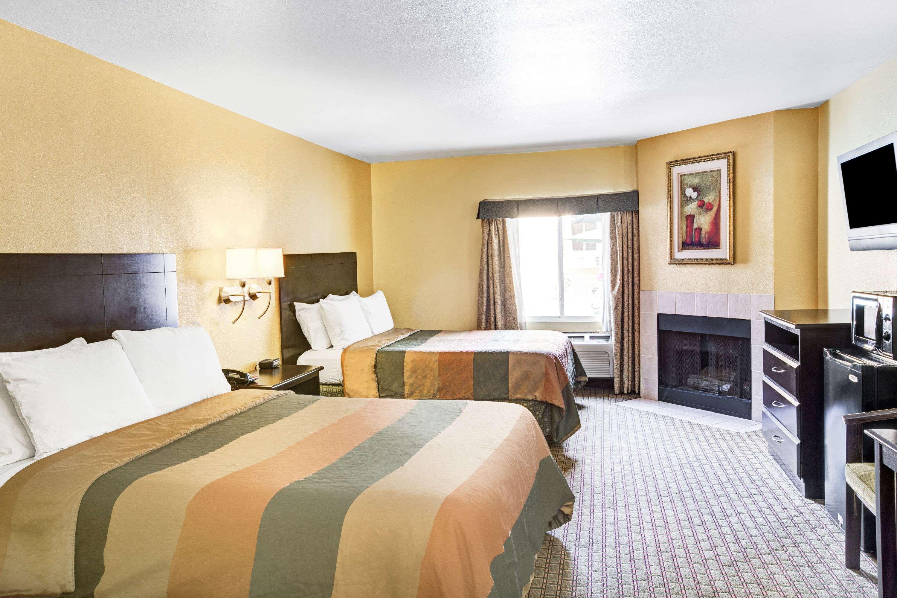 Days Inn & Suites By Wyndham Downtown Gatlinburg Parkway Bagian luar foto
