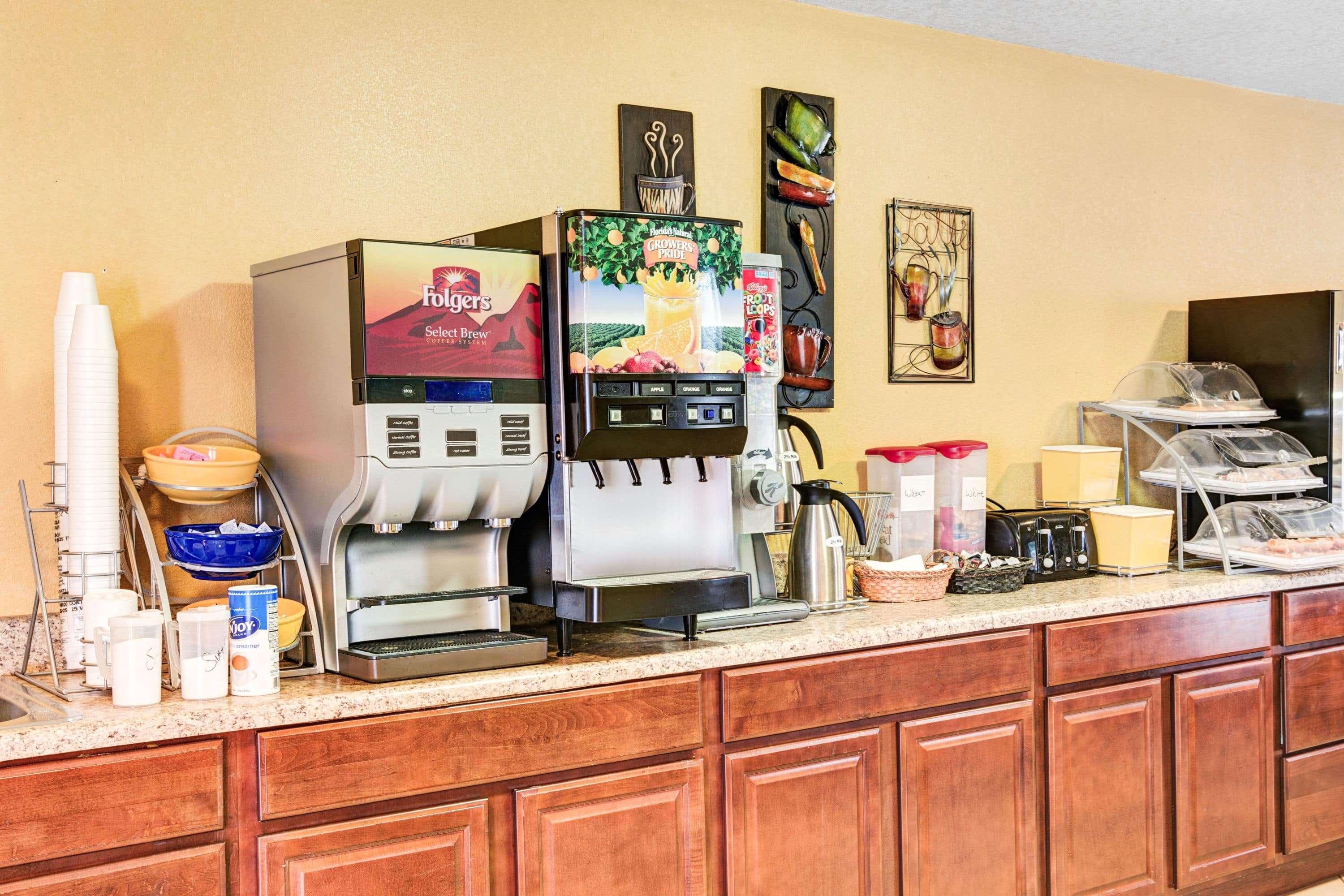 Days Inn & Suites By Wyndham Downtown Gatlinburg Parkway Bagian luar foto