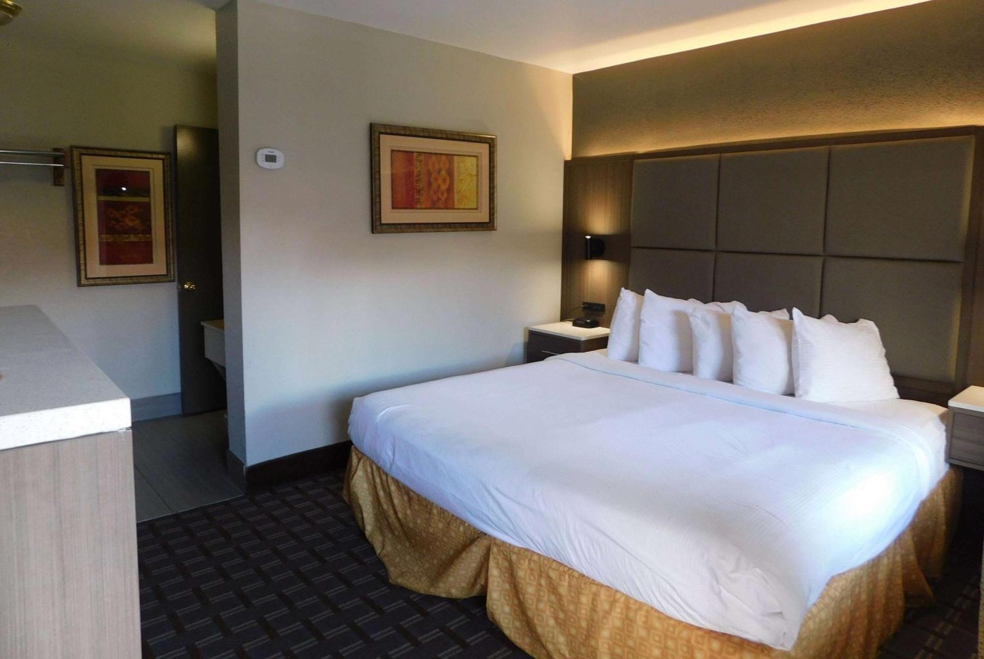 Days Inn & Suites By Wyndham Downtown Gatlinburg Parkway Bagian luar foto