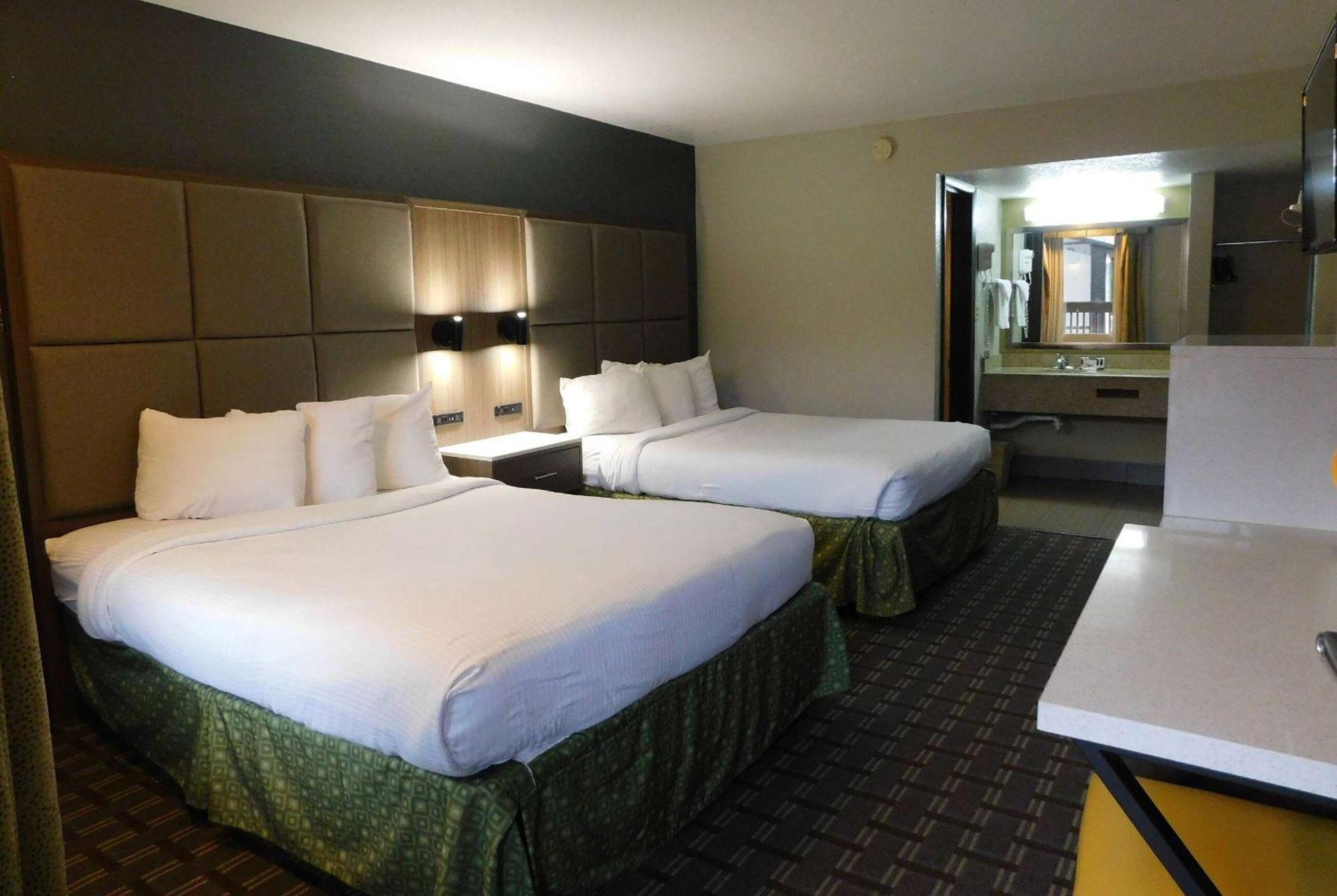 Days Inn & Suites By Wyndham Downtown Gatlinburg Parkway Bagian luar foto