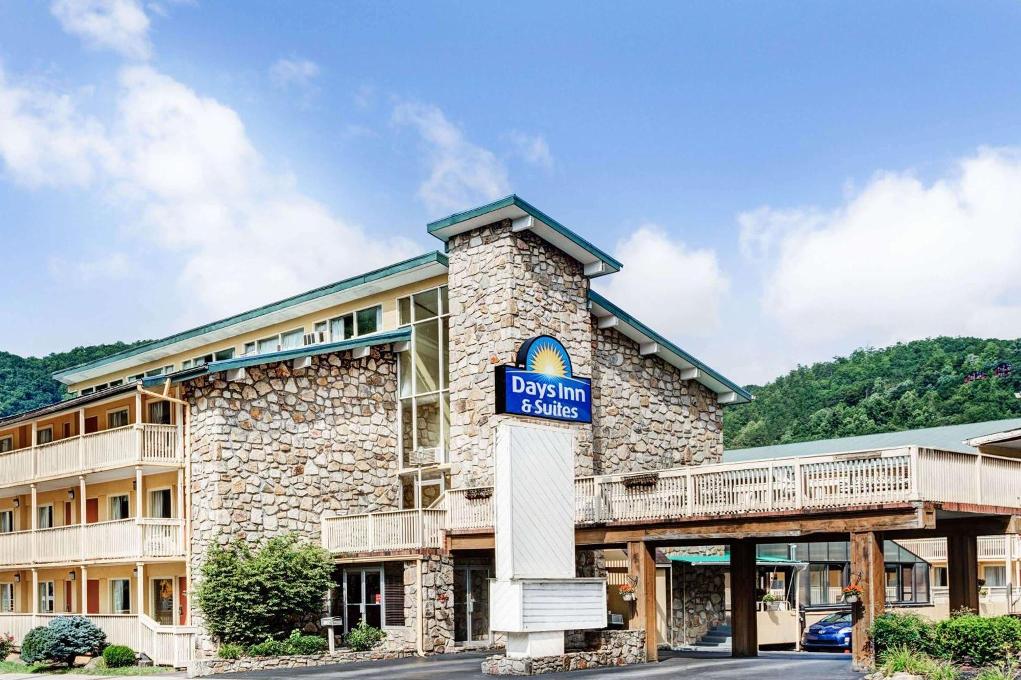 Days Inn & Suites By Wyndham Downtown Gatlinburg Parkway Bagian luar foto