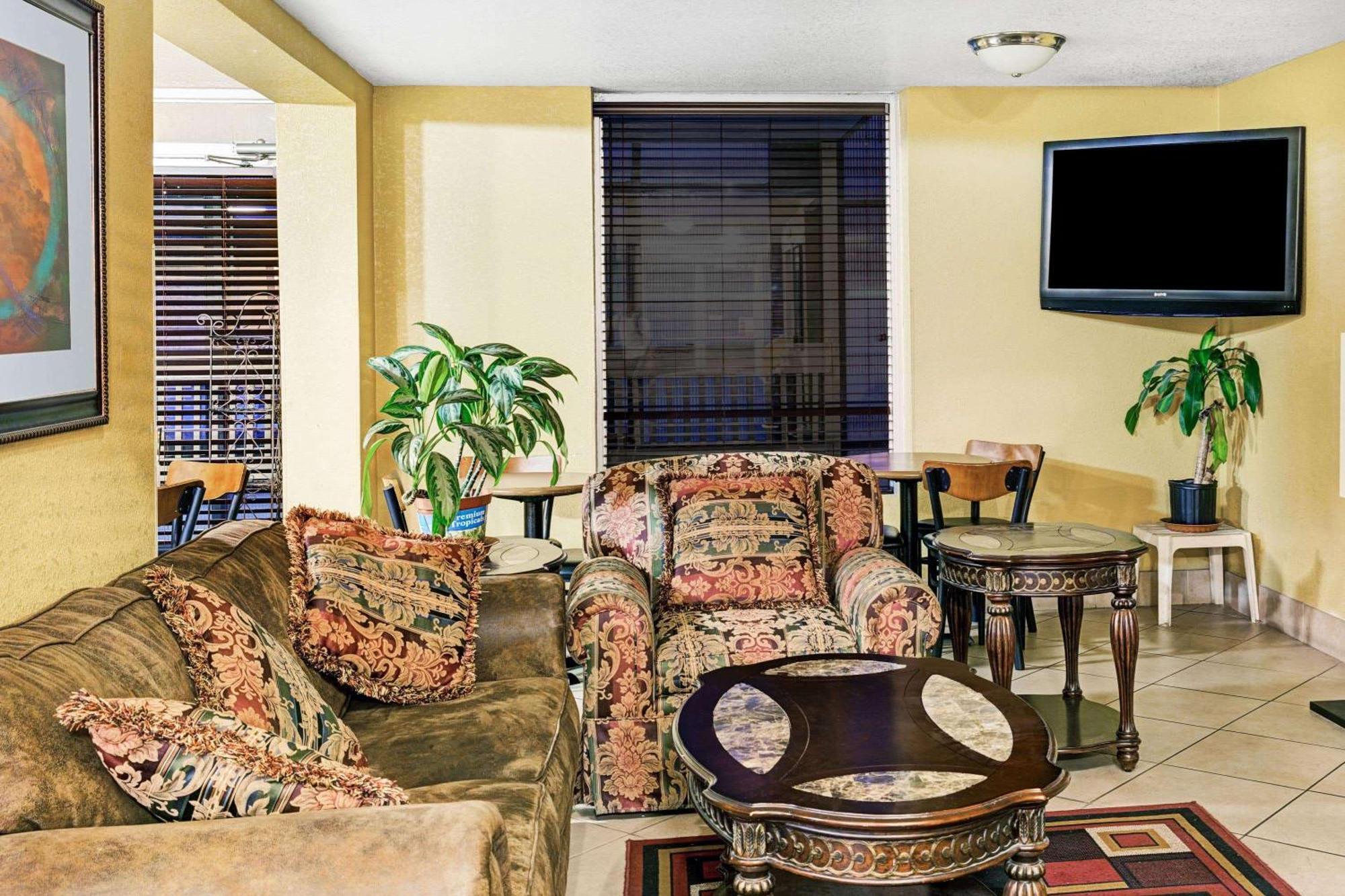 Days Inn & Suites By Wyndham Downtown Gatlinburg Parkway Bagian luar foto