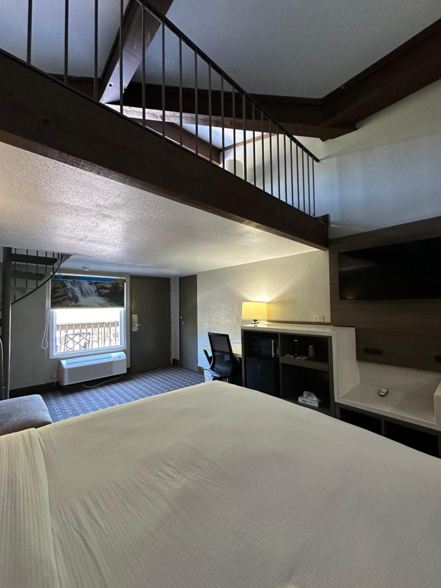 Days Inn & Suites By Wyndham Downtown Gatlinburg Parkway Bagian luar foto