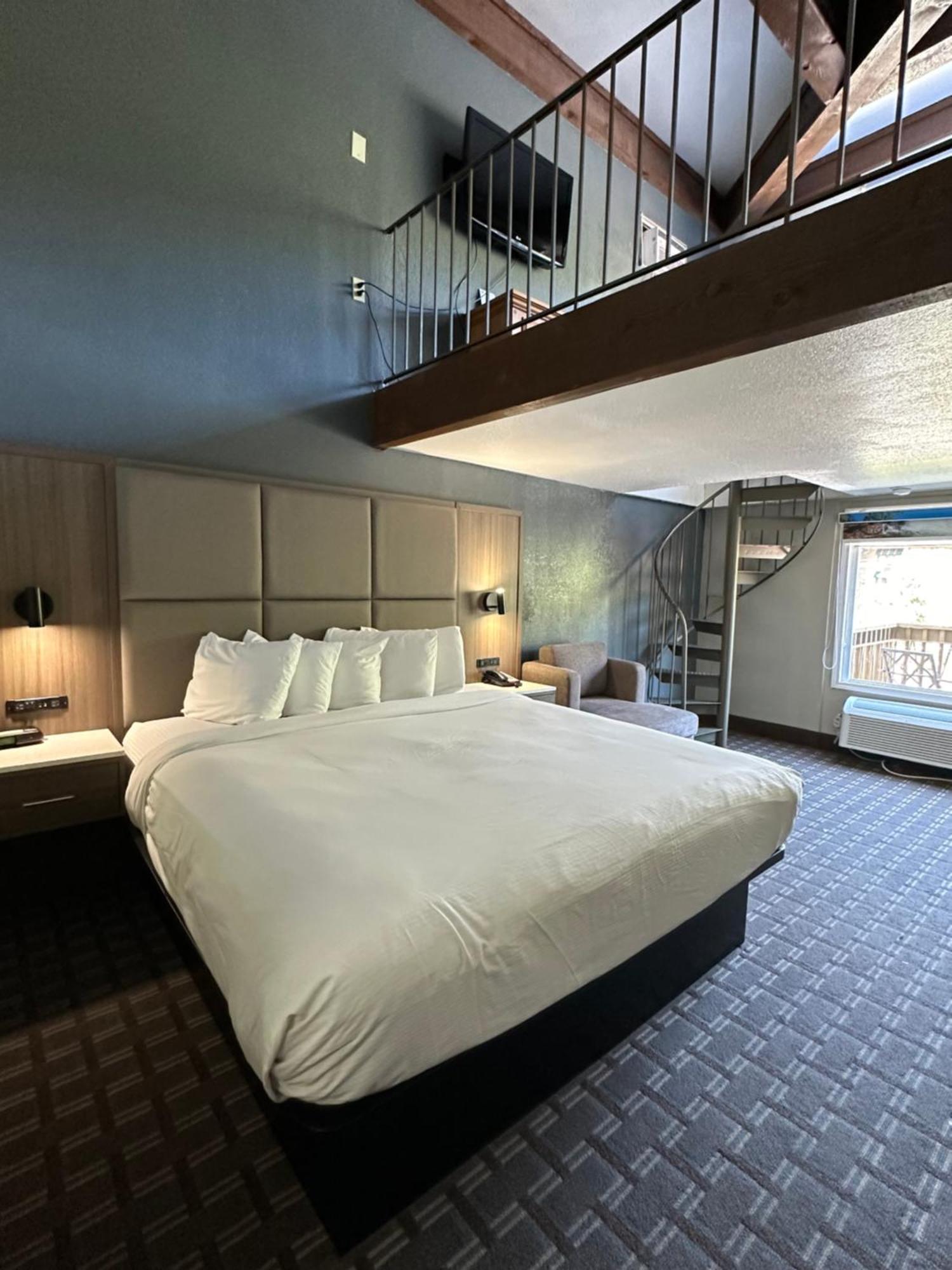 Days Inn & Suites By Wyndham Downtown Gatlinburg Parkway Bagian luar foto