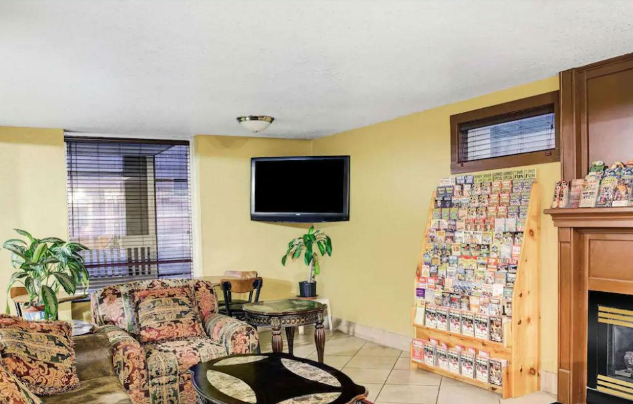 Days Inn & Suites By Wyndham Downtown Gatlinburg Parkway Bagian luar foto