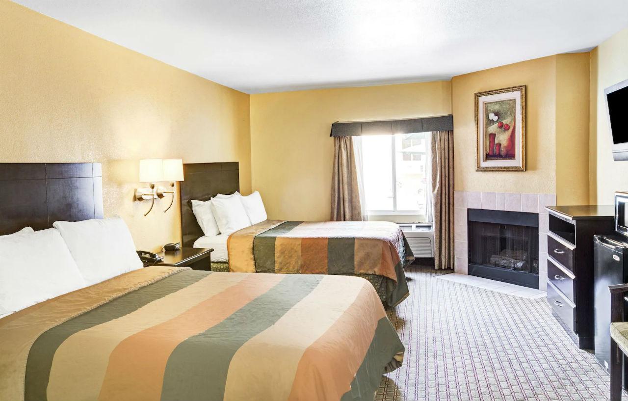 Days Inn & Suites By Wyndham Downtown Gatlinburg Parkway Bagian luar foto